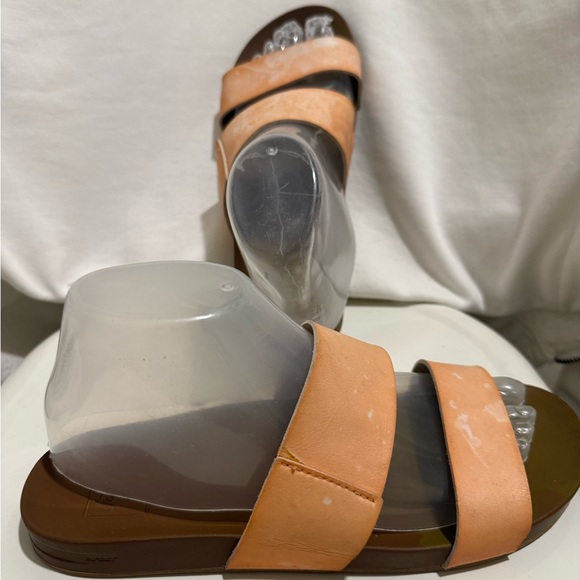 Reef Women's Sandals Mottled Peach Straps ( sz 8) - Picture 2 of 5